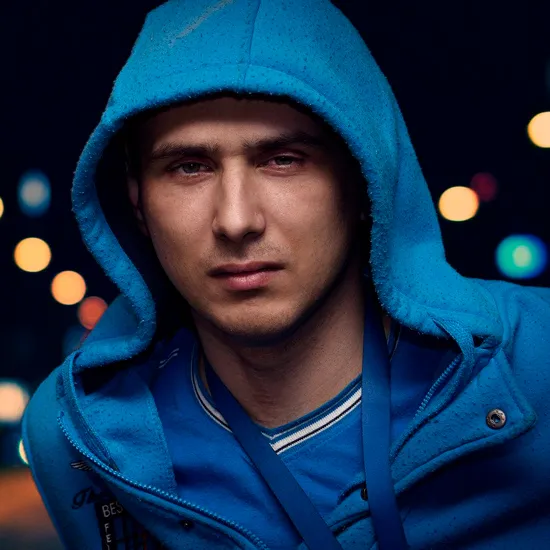 Михаил Андрияненков, специалист Т-банка, монтажер в Everland, травма позвоночника, передвигается в инвалидной коляске